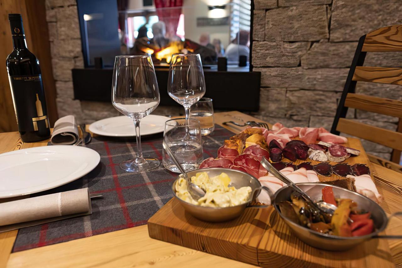 Hotel & Ristorante Serenella Брей-Червиния Экстерьер фото