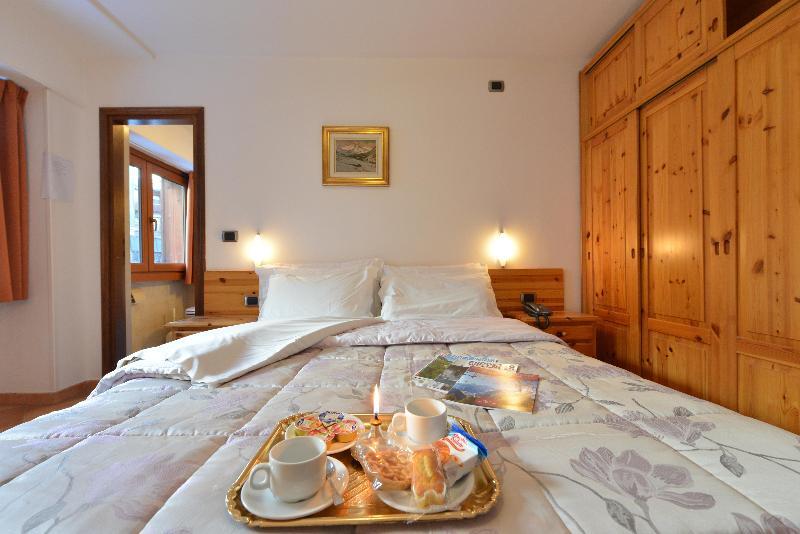 Hotel & Ristorante Serenella Брей-Червиния Экстерьер фото